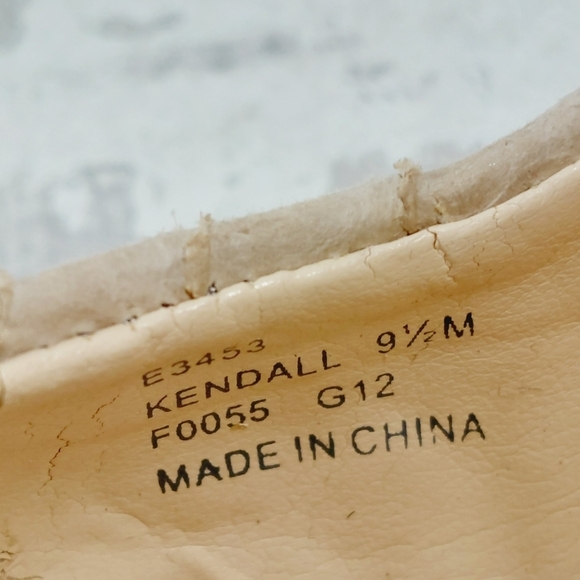 Calvin Klein Tan Round Toe High Heels Pump Shoes I98 - Picture 11 of 13